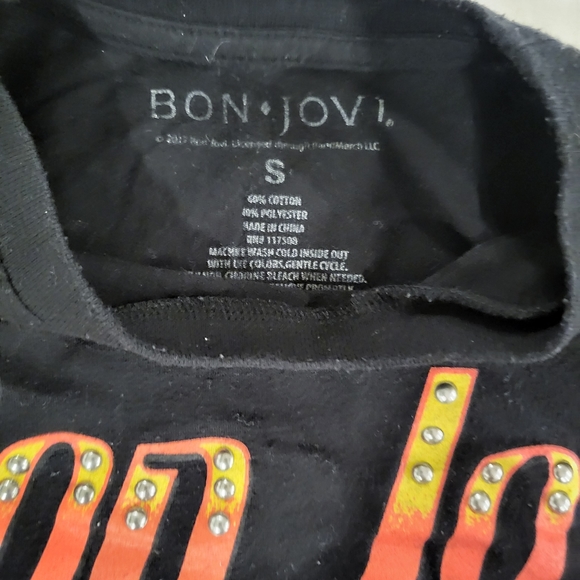 Outfit - Picture 2 of 4